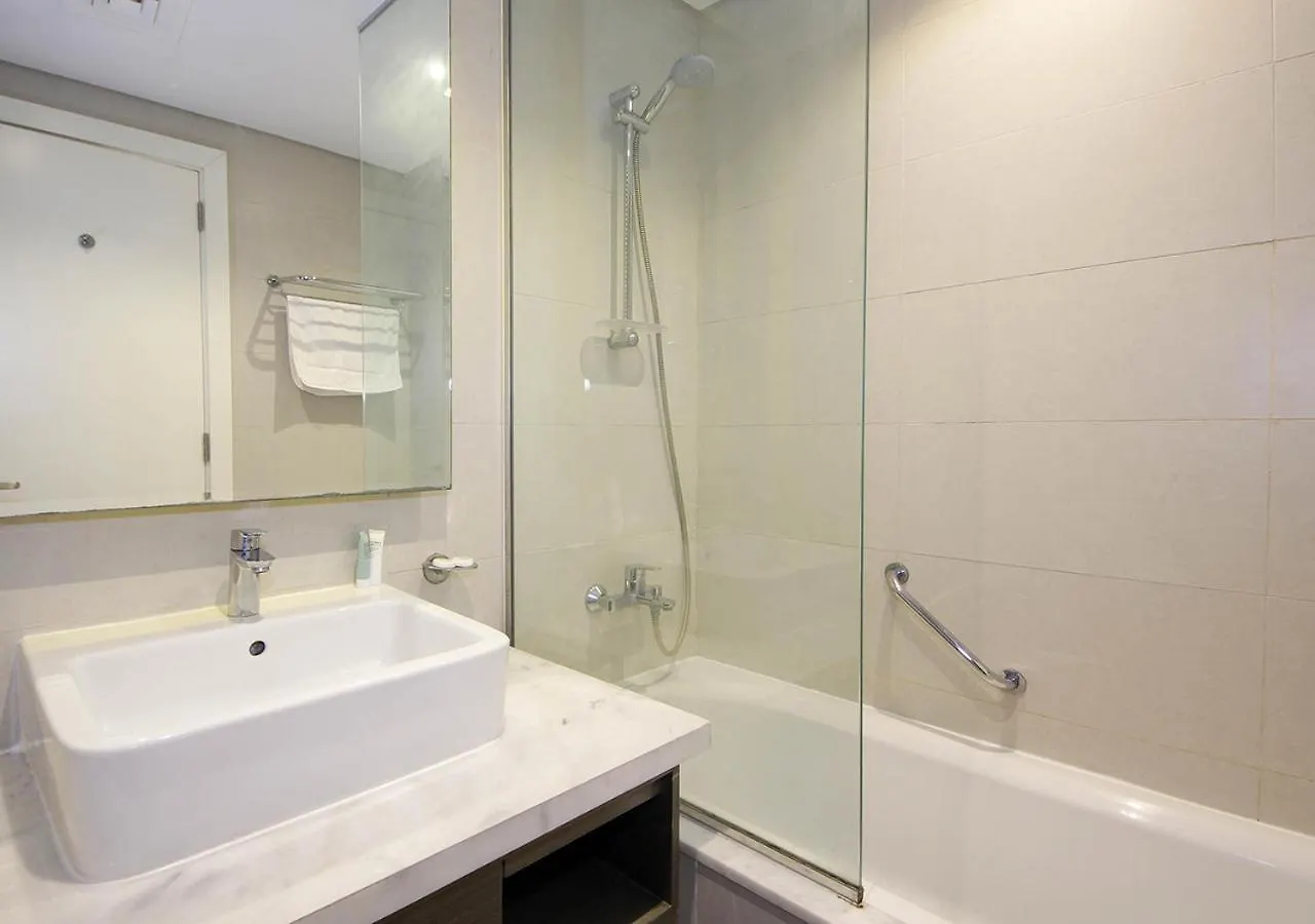 Stylish Studio Apartment In Dubai With Pool & Gym