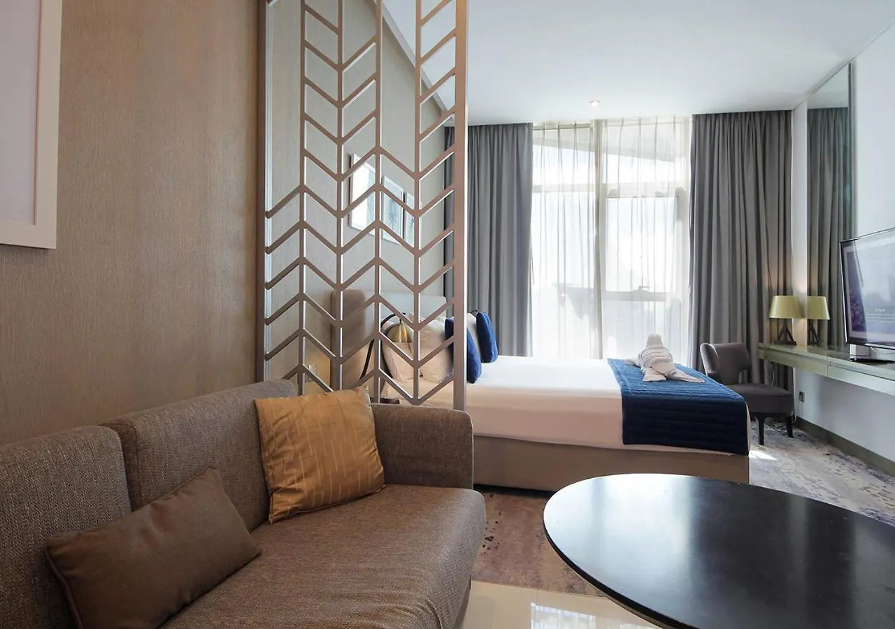 Stylish Studio Apartment In Dubai With Pool & Gym